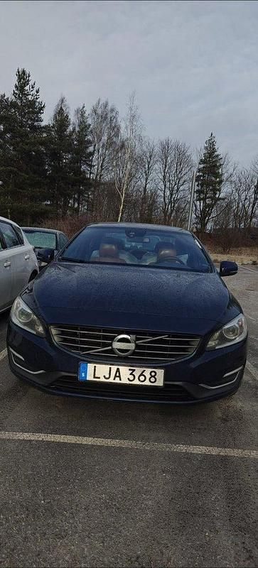 Blå Begagnad 2014 Volvo S60 Sedan | 115 000 kr - Bild 1/4