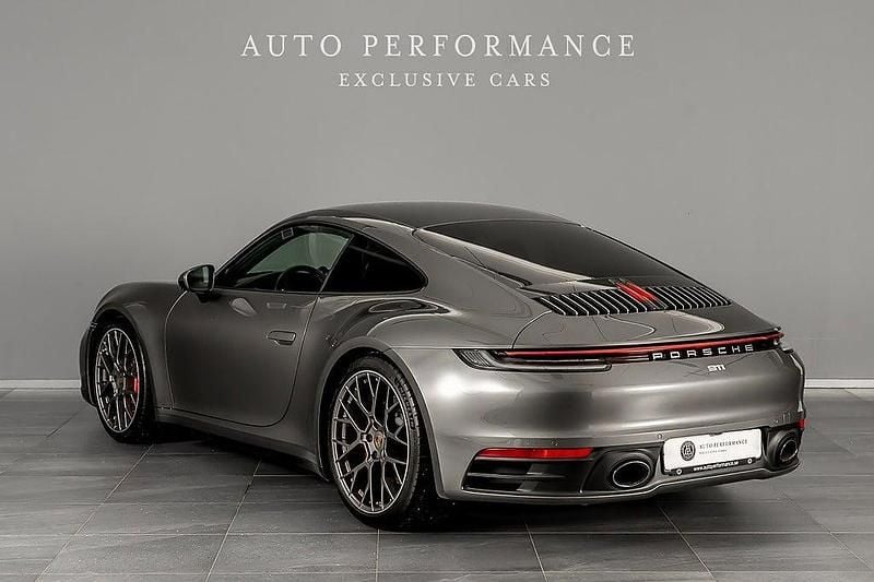 Begagnad Porsche 911 Carrera 4S 450 HK (330 kW) 2020 Grå Sportkupé