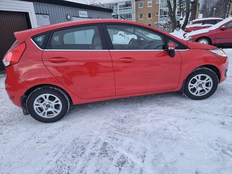 Begagnad 2013 Ford Fiesta Halvkombi | 65 000 kr (Bra pris) - Bild 1/4