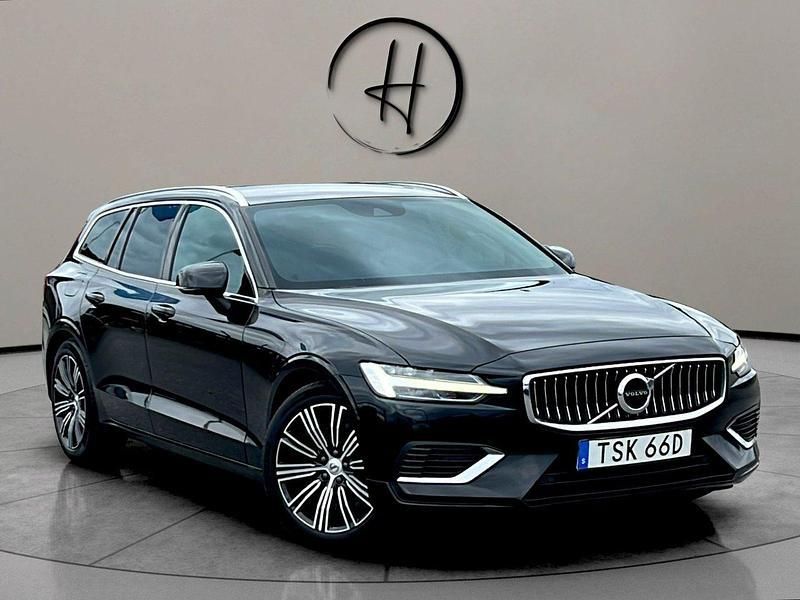 Svart Begagnad 2021 Volvo V60 Inscription Kombi | 275 000 kr (Marknadspris) - Bild 1/4