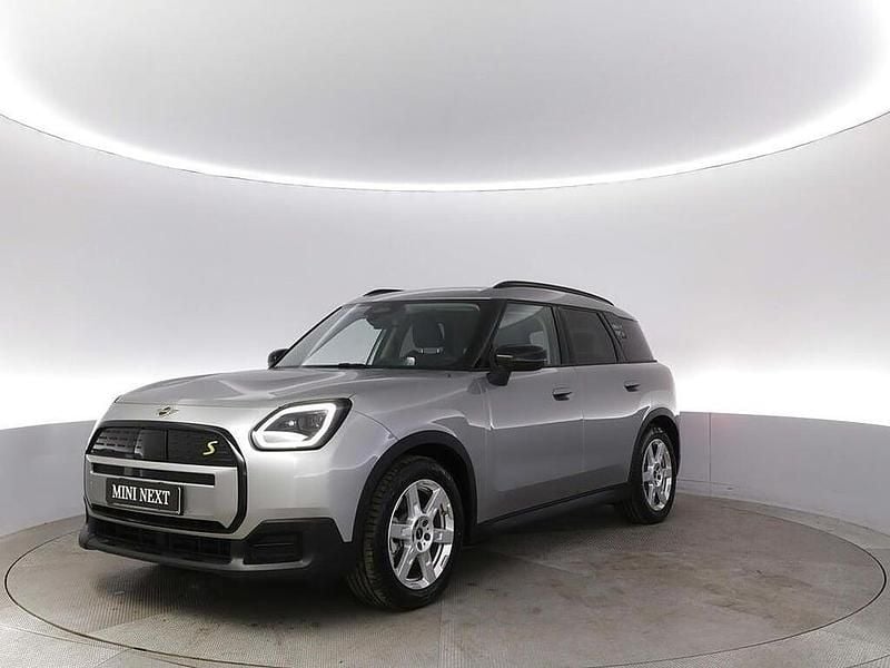 Grå Begagnad 2024 Mini Countryman SUV | 439 900 kr - Bild 1/4