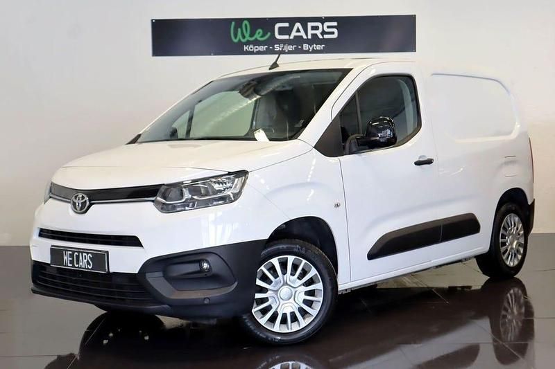 Vit Begagnad 2022 Toyota Proace City City Van | 229 900 kr (Marknadspris) - Bild 1/4