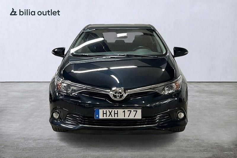 Begagnad Toyota Auris Active 116 HK (85 kW) 2015 Mörkblå Halvkombi