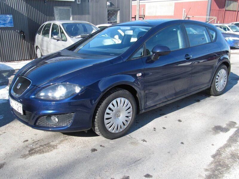 Mörkblå Begagnad 2009 Seat Leon Halvkombi | 68 500 kr (Superpris) - Bild 1/4