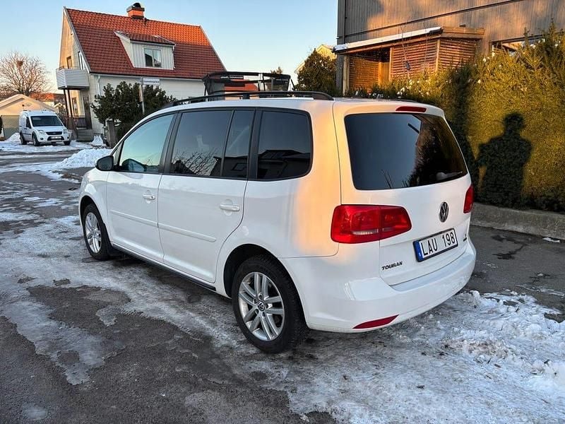 Begagnad VW Touran 150 HK (110 kW) 2010 Minibuss