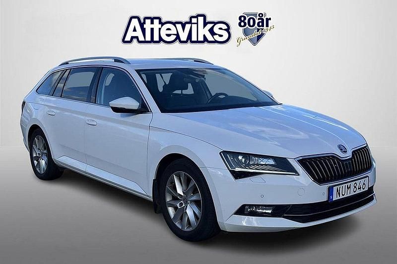 Vit Begagnad 2016 Skoda Superb Style Kombi | 179 000 kr (Marknadspris) - Bild 1/4