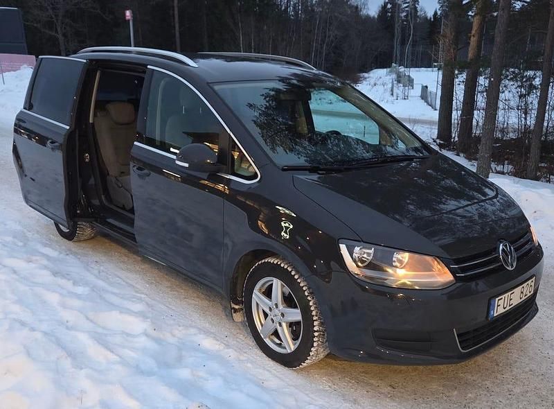 Begagnad VW Sharan 140 HK (102 kW) 2013 Minibuss
