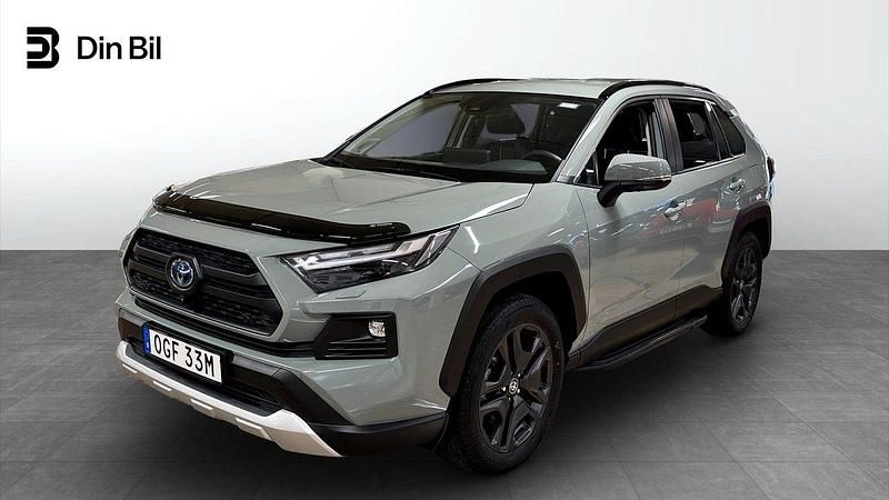 Grön Begagnad 2023 Toyota RAV4 SUV | 429 900 kr - Bild 1/4