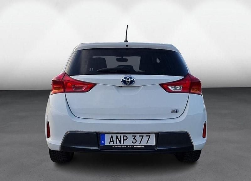 Begagnad Toyota Auris Hybrid Edition 136 HK (100 kW) 2014 Vit Halvkombi