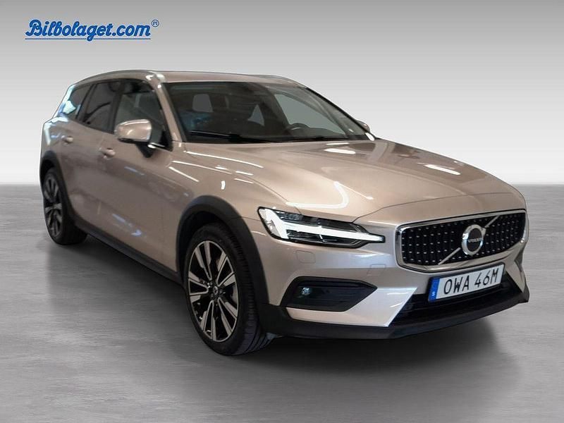 Begagnad 2024 Volvo V60 CC Kombi | 468 900 kr (Dyr) - Bild 1/4