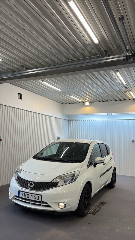 Vit Begagnad 2014 Nissan Note Minibuss | 39 900 kr (Bra pris) - Bild 1/4