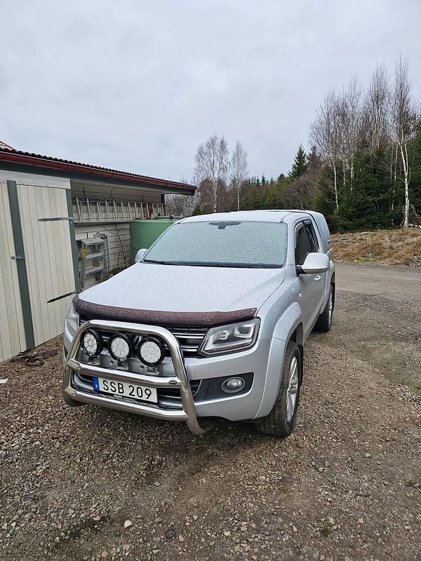 Begagnad VW Amarok 180 HK (132 kW) 2015 Silver Pickup
