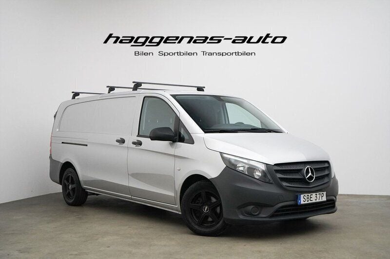 Silver Begagnad 2019 Mercedes Vito Minibuss | 289 000 kr (Lite dyr) - Bild 1/4