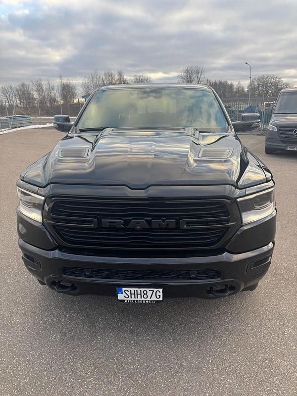 Begagnad 2024 RAM 1500 Pickup | 1 125 000 kr - Bild 1/4