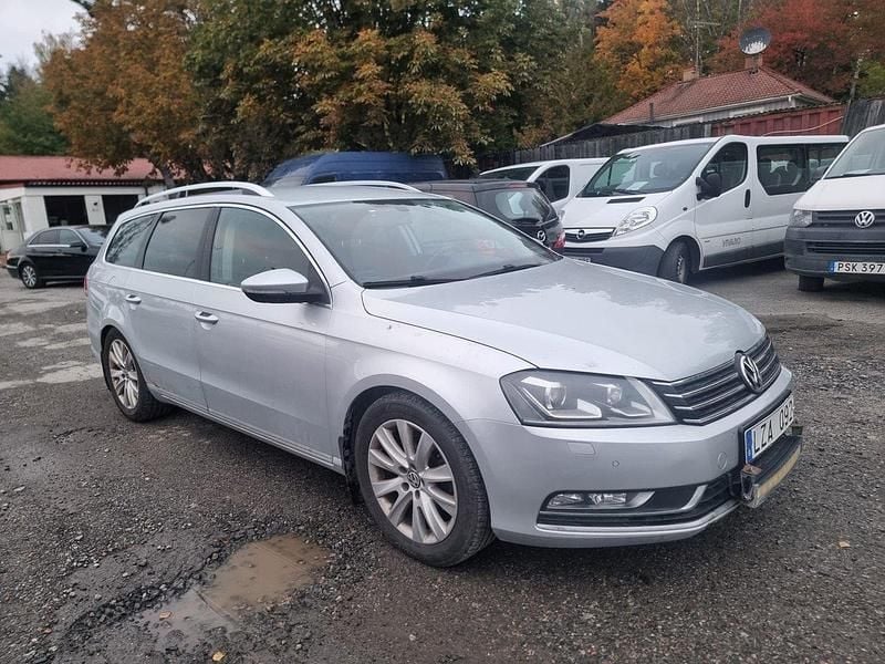 Silver Begagnad 2011 VW Passat Kombi | 45 000 kr (Marknadspris) - Bild 1/2