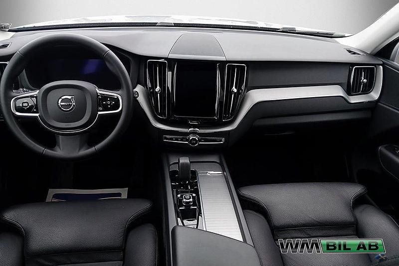 Begagnad Volvo XC60 Plus 350 HK (257 kW) 2023 Silver SUV