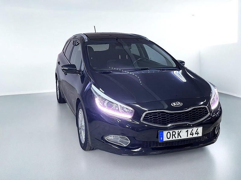 Begagnad Kia Ceed Sportswagon Comfort 128 HK (94 kW) 2014 Svart Kombi