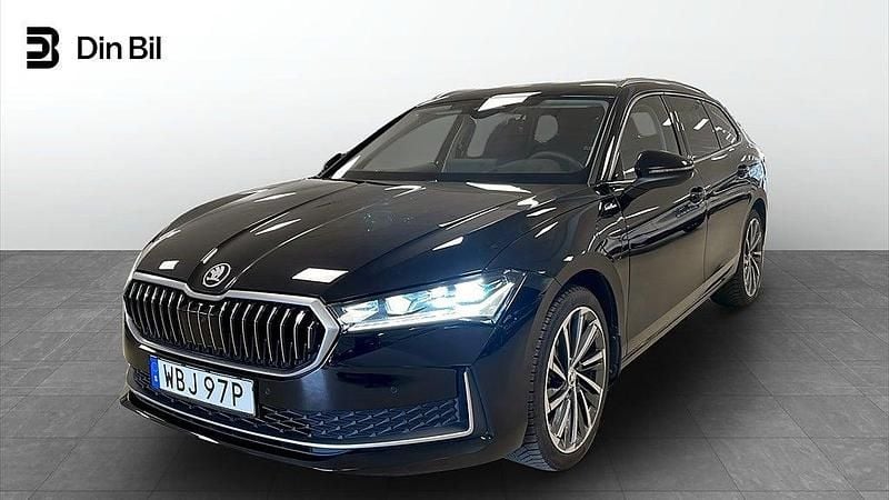 Svart Begagnad 2024 Skoda Superb LAURIN & KLEMENT Kombi | 489 900 kr - Bild 1/4