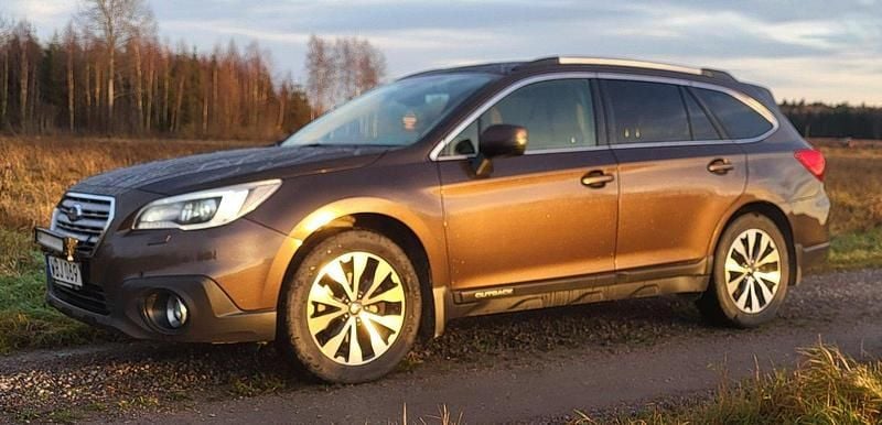 Brun Begagnad 2017 Subaru Outback Kombi | 99 000 kr (Marknadspris) - Bild 1/4