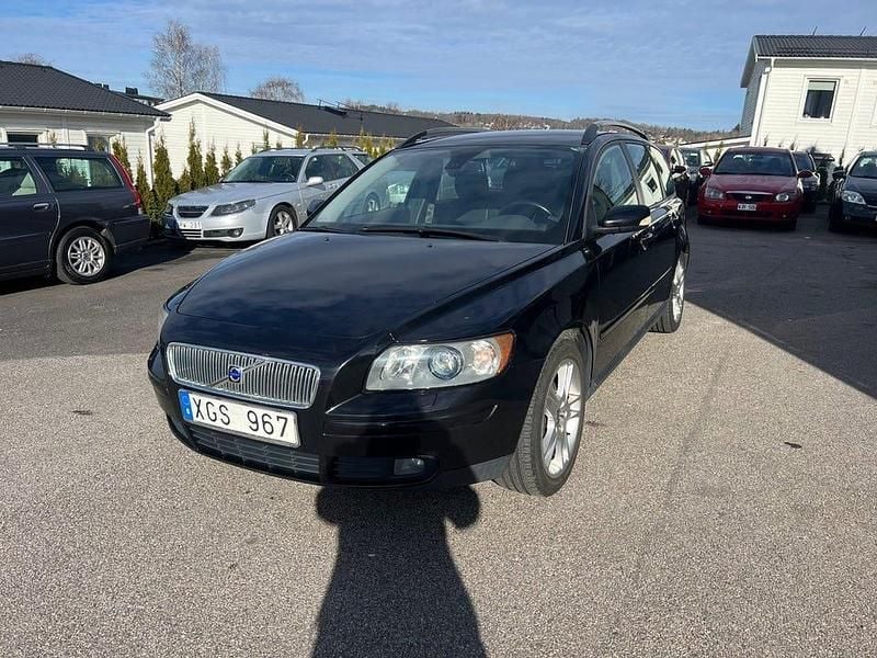 Begagnad Volvo V50 Momentum 220 HK (161 kW) 2006 Svart Kombi