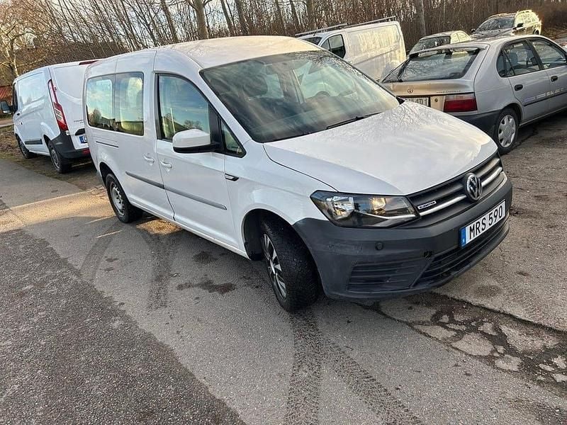 Vit Begagnad 2017 VW Caddy Maxi Life Life Minibuss | 69 000 kr - Bild 1/4