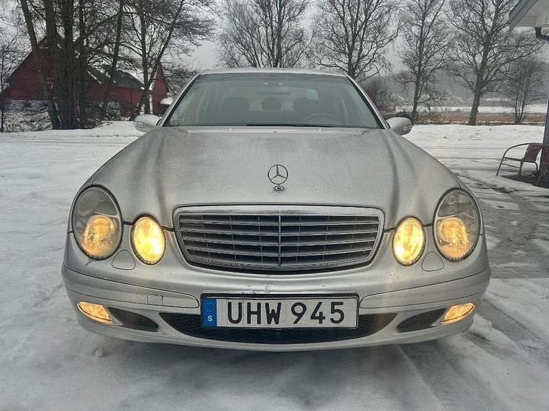 Begagnad Mercedes E200 163 HK (119 kW) 2003 Metallic