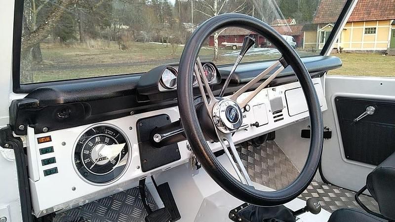 Begagnad Ford Bronco 141 HK (103 kW) 1974 Vit SUV