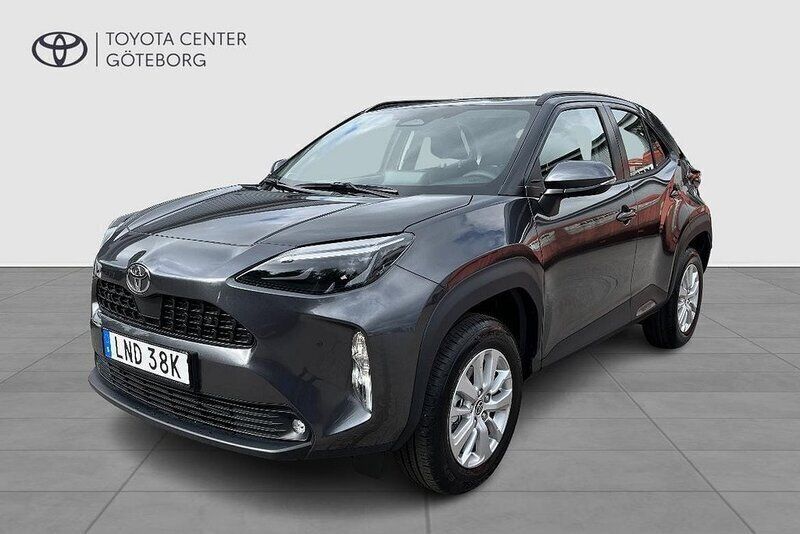 Mörkgrå Ny 2025 Toyota Yaris Cross Active SUV | 294 900 kr (Bra pris) - Bild 1/3