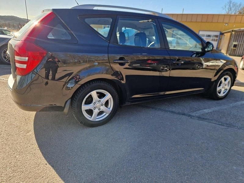 Svart Begagnad 2008 Kia Ceed Sportswagon 4 Kombi | 19 999 kr (Bra pris) - Bild 1/4