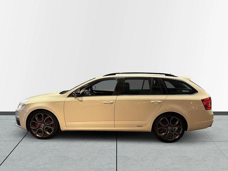 Begagnad Skoda Octavia RS 184 HK (135 kW) 2015 Vit Kombi