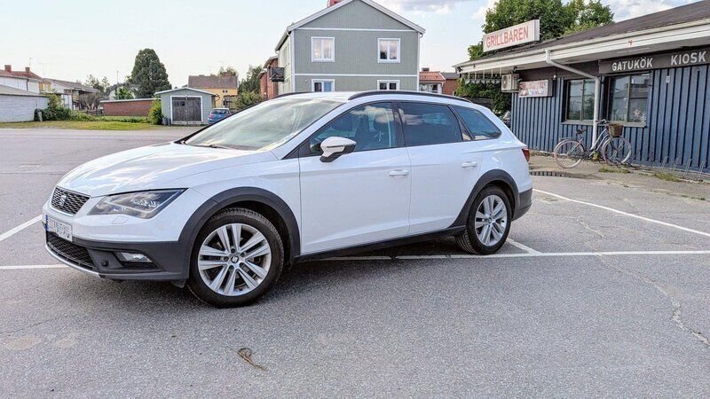 Vit Begagnad 2016 Seat Leon X-Perience 4Drive Kombi | 97 000 kr (Marknadspris) - Bild 1/4