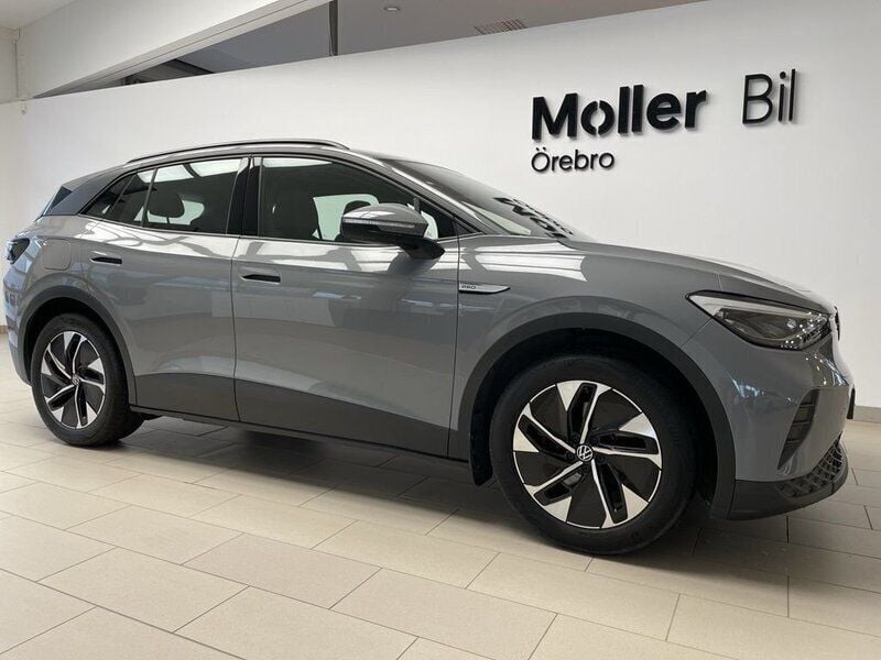 Grå (moonstone grey) Begagnad 2022 VW ID.4 Pro Performance SUV | 294 900 kr (Superpris) - Bild 1/4