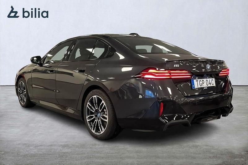 Begagnad BMW i5 M Sport 289 kW (394 HK) 2024 Grå Sedan