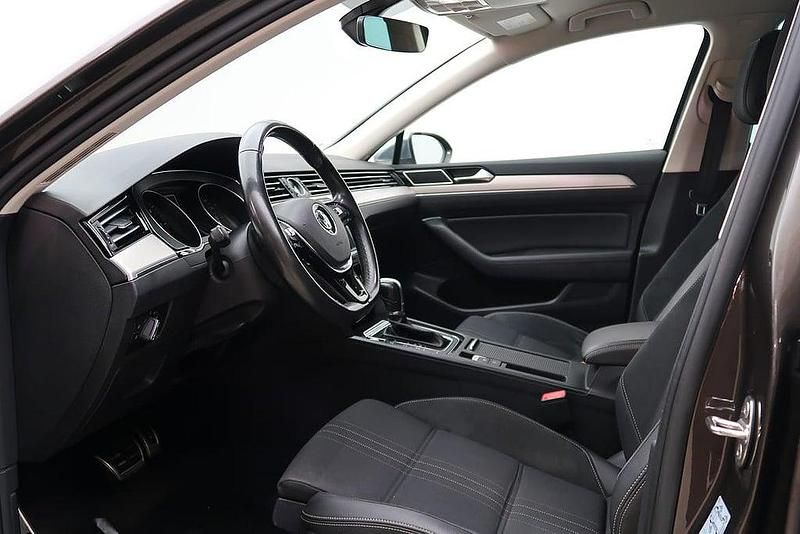 Begagnad VW Passat 190 HK (139 kW) 2016 Mörkbrun SUV