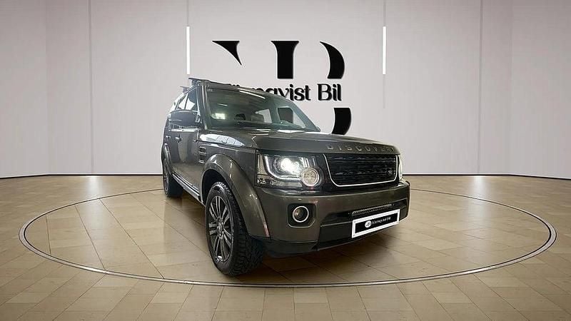 Grå Begagnad 2016 Land Rover Discovery 4 SUV | 239 990 kr (Marknadspris) - Bild 1/4