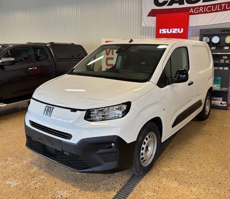 Begagnad Fiat e-Doblò 100 kW (136 HK) 2024 Vit Minibuss