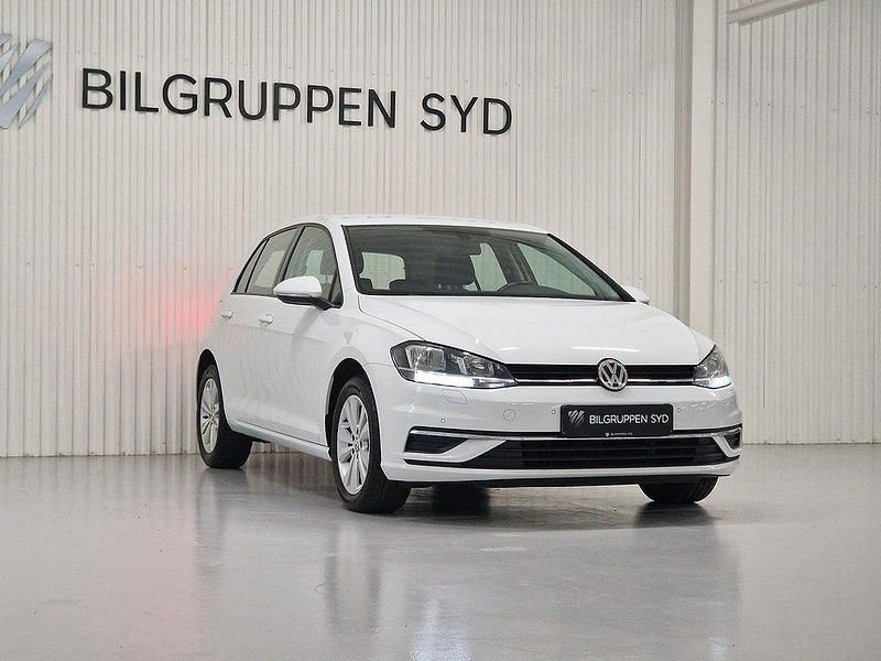 Begagnad VW Golf VIII 116 HK (85 kW) 2019 Vit Halvkombi