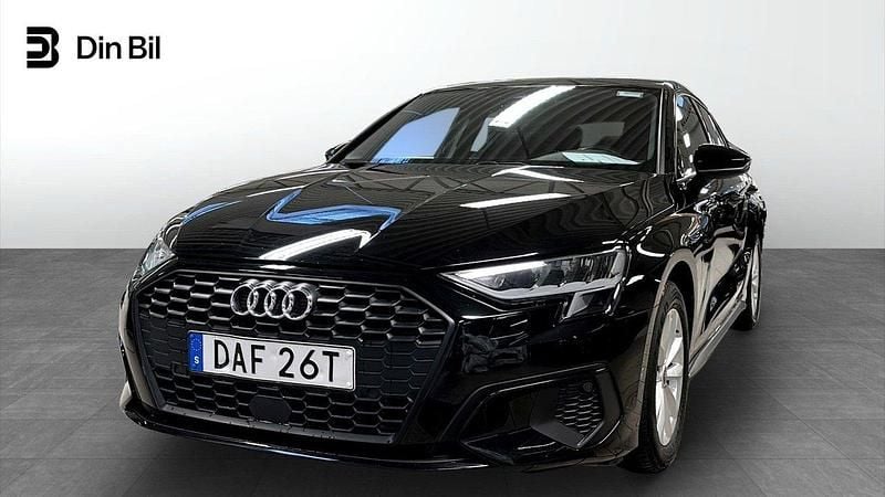 Svart Begagnad 2022 Audi A3 Sportback Proline Halvkombi | 249 000 kr (Marknadspris) - Bild 1/4