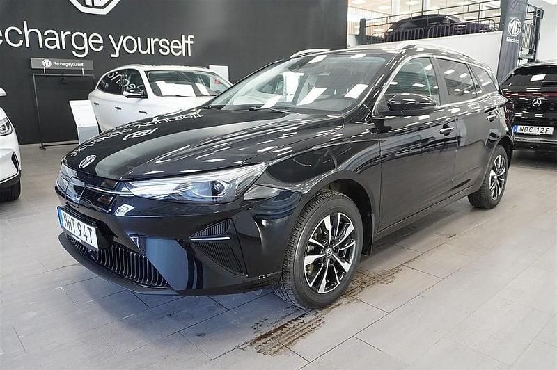 Pebble black Begagnad 2022 MG MG5 EV Comfort Kombi | 184 800 kr (Marknadspris) - Bild 1/4