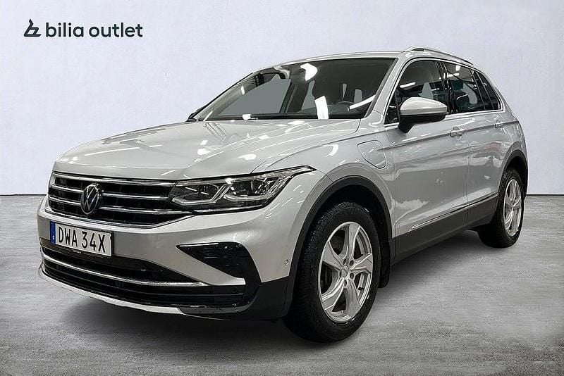 Silver Begagnad 2023 VW Tiguan Elegance SUV | 349 900 kr (Marknadspris) - Bild 1/3