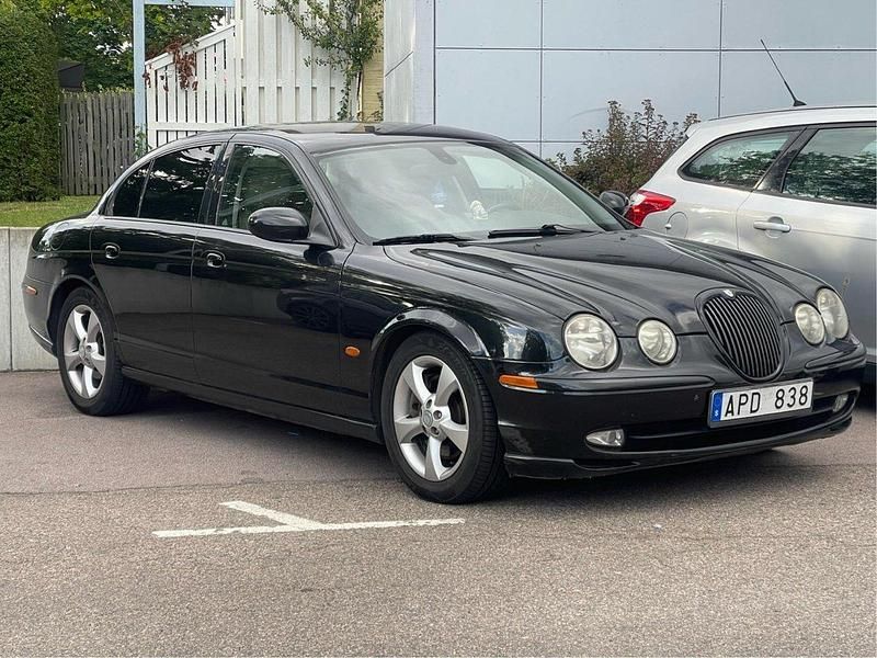 Svart Begagnad 2003 Jaguar S-Type S Sedan | 45 000 kr - Bild 1/4