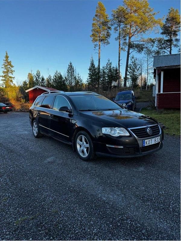 Svart Begagnad 2010 VW Passat Kombi | 25 000 kr - Bild 1/4