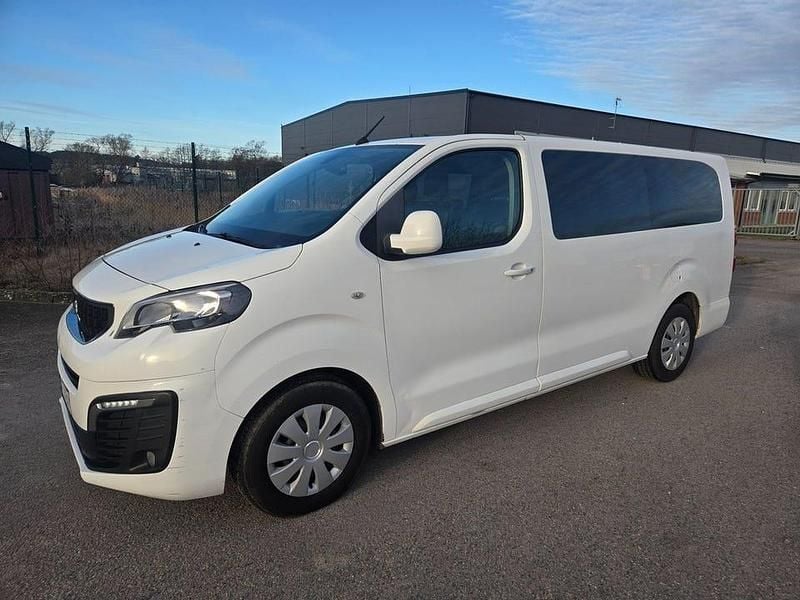 Begagnad Peugeot Traveller 177 HK (130 kW) 2019 Vit Minibuss