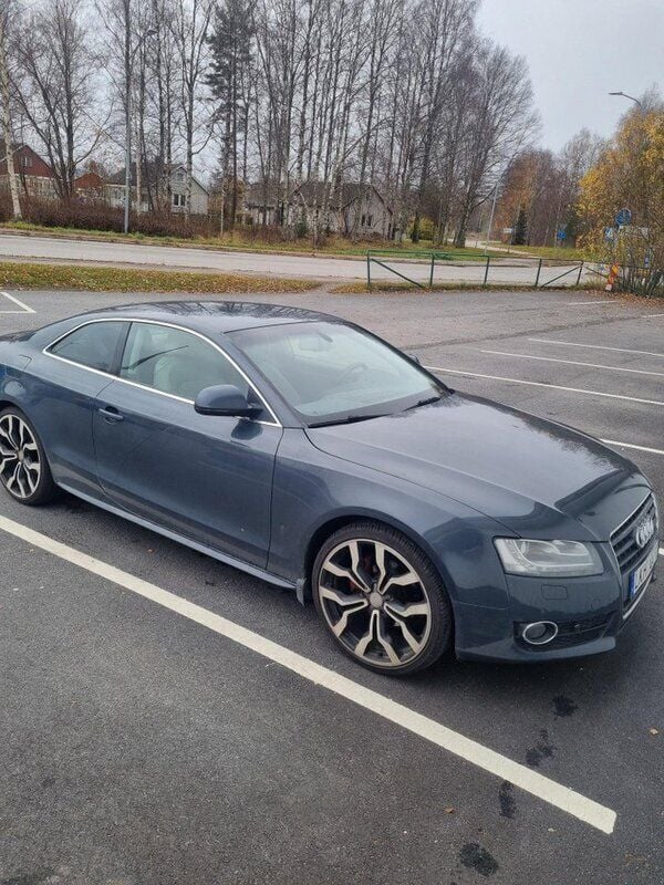 Grå Begagnad 2009 Audi A5 Comfort Sportkupé | 69 000 kr (Marknadspris) - Bild 1/1