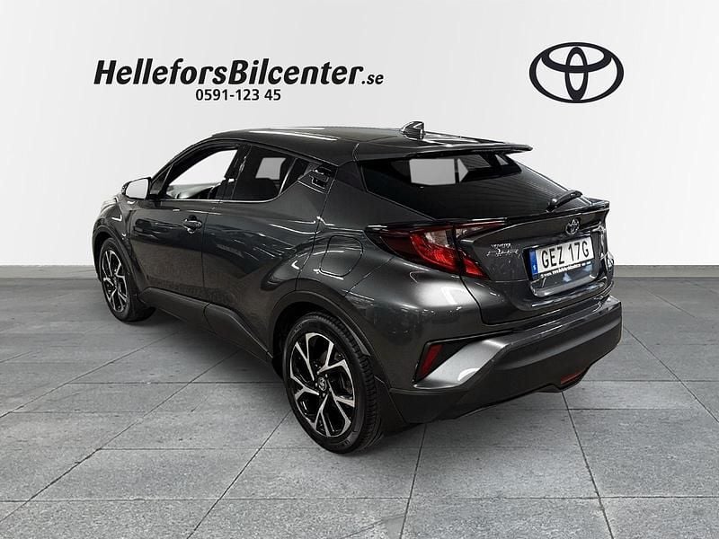 Begagnad Toyota C-HR Play 124 HK (91 kW) 2021 Mörkgrå SUV