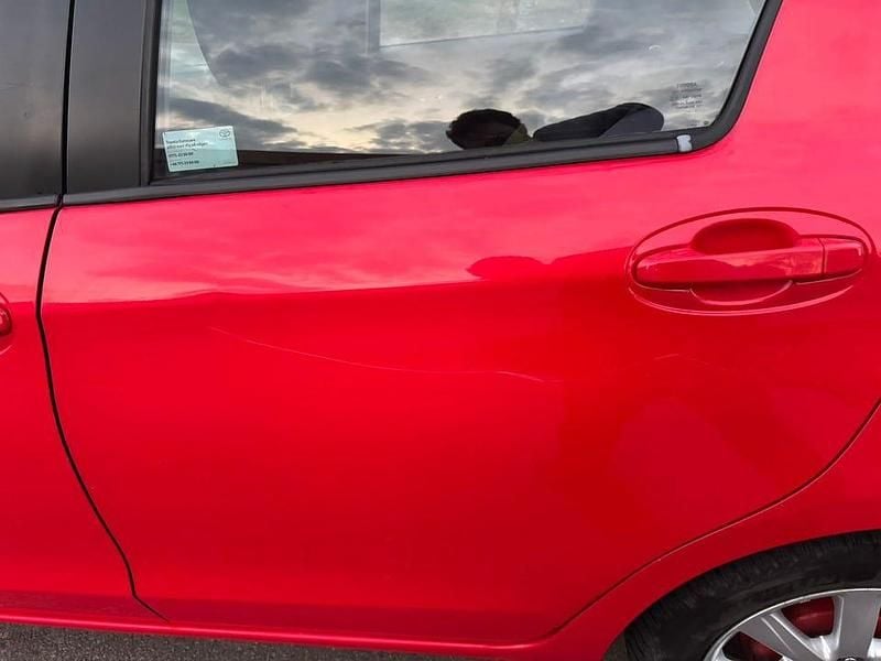 Begagnad Toyota Yaris 99 HK (72 kW) 2013 Halvkombi