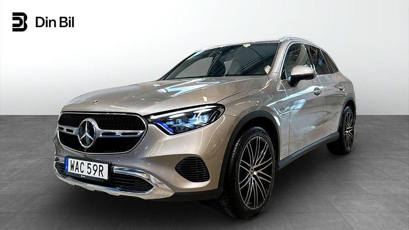 Silver Begagnad 2022 Mercedes GLC220 SUV | 499 900 kr (Dyr) - Bild 1/4