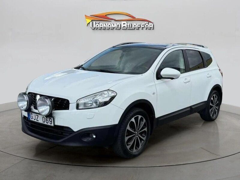 Vit Begagnad 2012 Nissan Qashqai +2 SUV | 99 900 kr (Marknadspris) - Bild 1/4