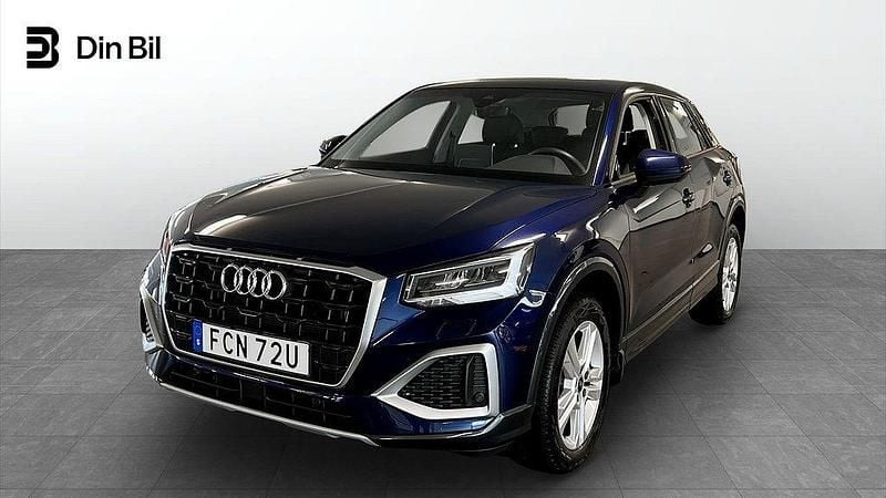Blå Begagnad 2024 Audi Q2 SUV | 299 900 kr (Lite dyr) - Bild 1/4