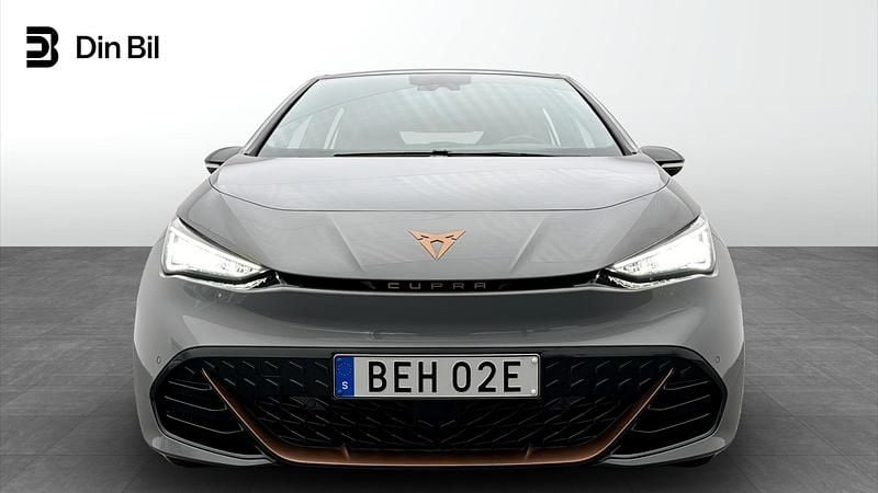 Begagnad Cupra Born e-Boost 169 kW (231 HK) 2023 Vapor grey Halvkombi